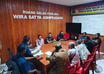 Polres Waropen Polda Papua Selesaikan Kasus Pencurian Material Bangunan melalui Restorative Justice