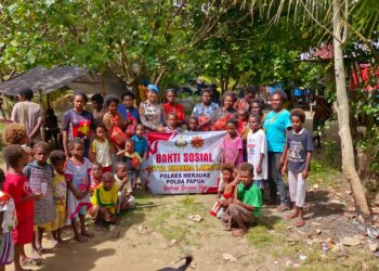 Siswa SIP 54 Gel II asal Polres Merauke Polda Papua Melaksanakam Bhakti Sosial Di Panti Asuhan Dan Daerah Pesisir Pantai