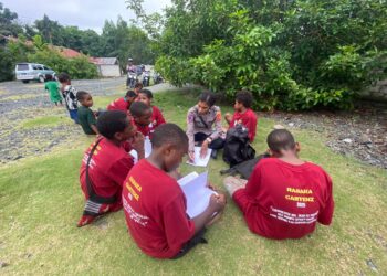 Satgas Si-Ipar Polres Jayapura Gelar Pembelajaran bagi Mama-Mama dan Anak-Anak di Kompleks Bahtera Hebron Doyo Baru