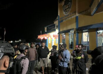 Respon Cepat, Tim Patroli Polres Tolikara Polda Papua Amankan Kisruh SK Kepala Kampung Di Bank Papua