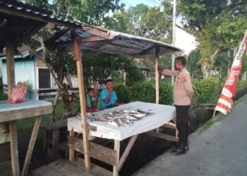 Sambangi Warga Sekitar, Polsubsektor Urfas Komitmen Jaga Kemitraan dan Kamtibmas