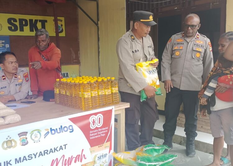 Polres Pegunungan Arfak dan Bhayangkari Gelar Gerakan Pangan Murah