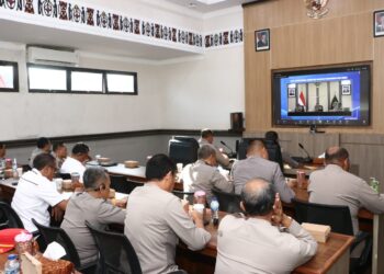 Polda Papua Gelar Zoom Meeting, Kapolri Tekankan Kesiapan Polri dalam Menghadapi Dinamika Kamtibmas dan Aksi Unjuk Rasa