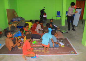 Sentuhan Edukasi Satgas Si-Ipar: Belajar Bersama Anak-anak di Papua Pegunungan