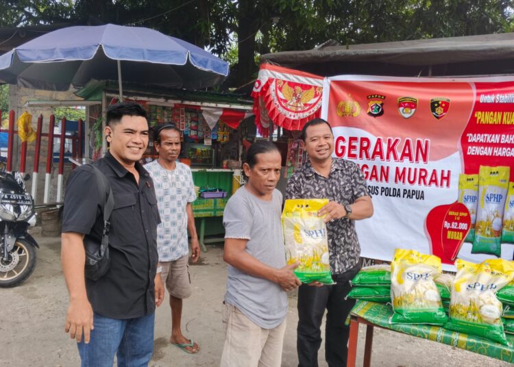 Meringankan Beban Warga, Ditreskrimsus Polda Papua Gelar Gerakan Pangan Murah di 3 Titik Kota Jayapura