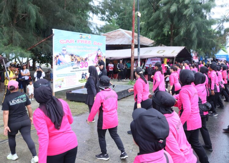 Polda Papua Gelar Semarak HUT ke-77 Polwan RI dan HKGB ke-73 Tahun 2025 di Area Car Free Day