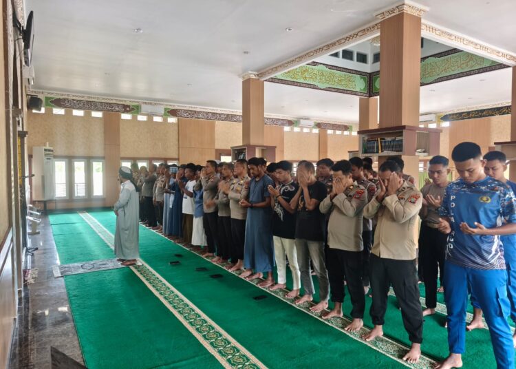 Bentuk Duka Cita, Polda Papua Barat Gelar Shalat Ghaib Untuk Almarhum Affan Kurniawan