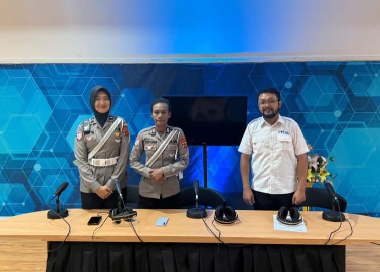Ditlantas Polda Papua Gelar Program “Polantas Menyapa” Lewat Patroli Udara Bersama RRI Pro 1 Jayapura