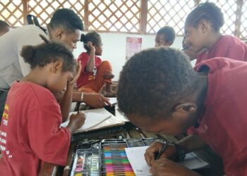Program si-ipar operasi rasaka cartenz 2025 polres pegunungan bintang hadir memberikan edukasi dan motivasi belajar kepada anak-anak di kab. pegunungan bintang