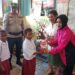 Kepedulian Kapolda Papua, Ratusan Murid SD Inpres Kasonaweja Terima Bantuan Susu