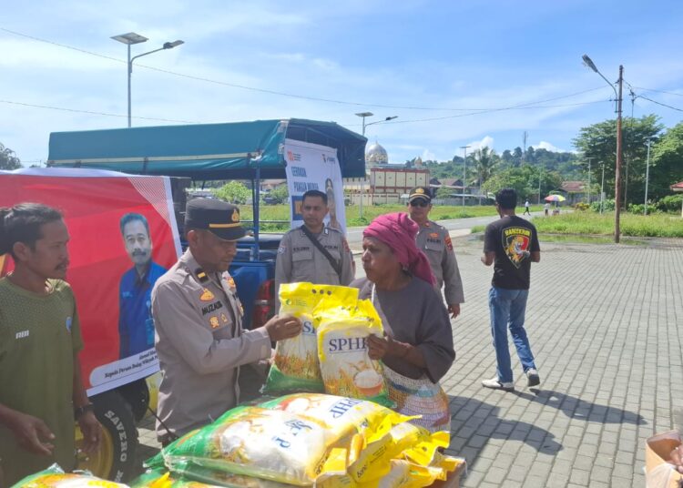 Ringankan beban warga, Polsek Sarmi Kota Polda Papua Gelar Gerakan Pangan Murah