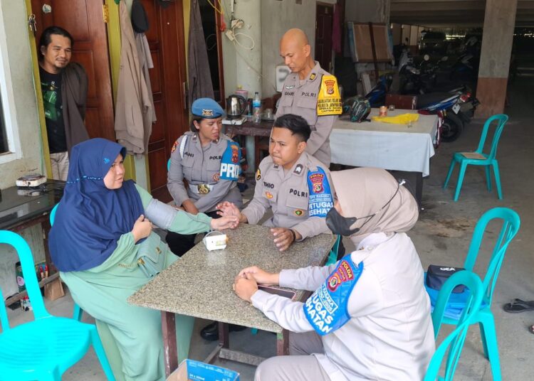 Operasi Rasaka Cartenz 2025 Subsatgas Keladi Sagu Gelar Pelayanan Kesehatan Gratis Bagi Masyarakat di Sekitar Masjid Baiturahhim