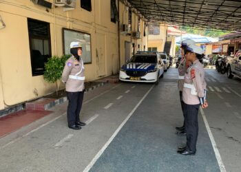 Patroli Humanis “PINANG BIRU”, Polwan Ditlantas Polda Papua Jaga Ketertiban Lalu Lintas Kota Jayapura