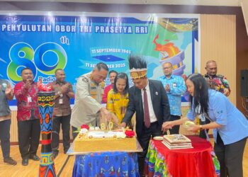 Sinergi Polri dan RRI, Polda Papua Hadiri Penyulutan Obor Tri Prasetya HUT Ke-80