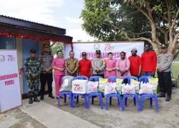 Polri Peduli, Kapolda Papua dan Bhayangkari Resmikan Fasilitas MCK di Merauke