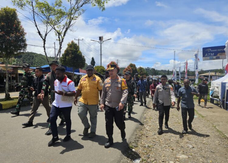 Sinergi TNI-Polri, Pemda, dan Masyarakat Pegunungan Bintang Gelar Patroli Gabungan Ciptakan Lingkungan Bebas Penyakit Sosial