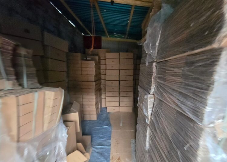 Polda Papua Barat Berhasil Bongkar Gudang Pembuatan Minuman Keras Oplosan