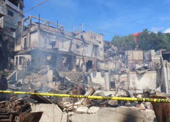 Bidlabfor Polda Papua Laksanakan Olah TKP Kebakaran 26 Unit Rumah Warga di Jayapura