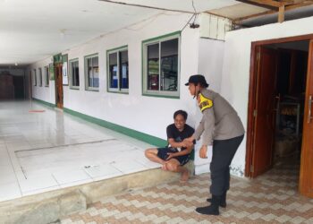 Sat Binmas Polres Tolikara Sambang dan Silahturahmi ke Pengurus Masjid Baitul Muttaqin Karubaga