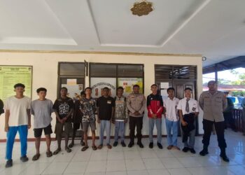 Polsek Sarmi Kota Polda Papua Mediasi Pelajar Berkelahi, Orang Tua dan Siswa Sepakat Berdamai