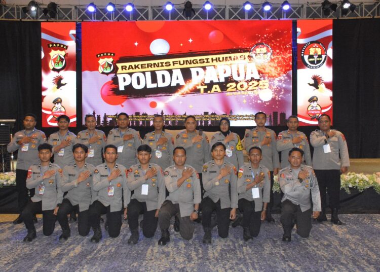 Kabid Humas Polda Papua Resmi Tutup Rakernis Humas Polda Papua T.A. 2025