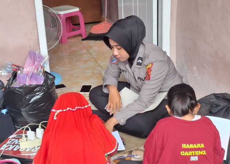 Operasi Rasaka Cartenz 2025 Bimbing Anak Putus Sekolah di Distrik Heram
