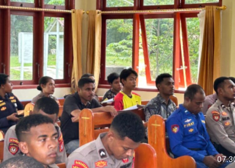 Kapolres Sarmi Bersama PJU dan Personel Ikuti Binrohtal di Gedung Bintal Polres Sarmi