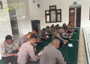 Lewat Zoom Meeting, Personel Polres Sarmi Muslim Ikuti Binrohtal di Masjid Nur Rahmat