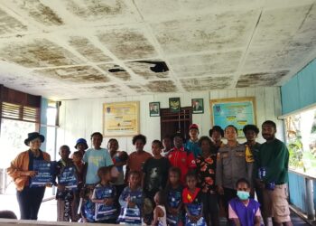 Polsek Tor Atas Bersama Tenaga Medis Samanente Peduli Kesehatan Warga Tenwer