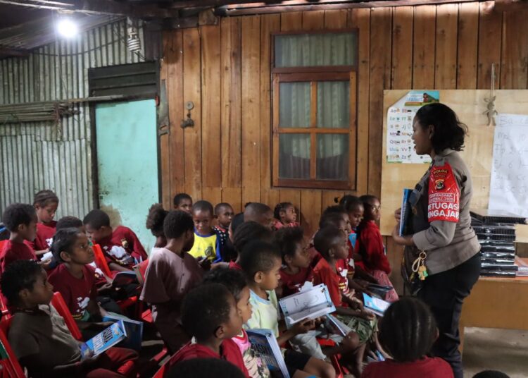 Polres Jayawijaya Laksanakan Giat Edukasi Anak di Kampung Walani Dalam Rangka Operasi Rasaka Cartenz 2025