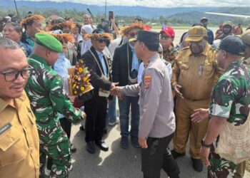 Komisi X DPR RI Tiba di Wamena, Polres Jayawijaya dan Jajaran Forkopimda Sambut di Bandara