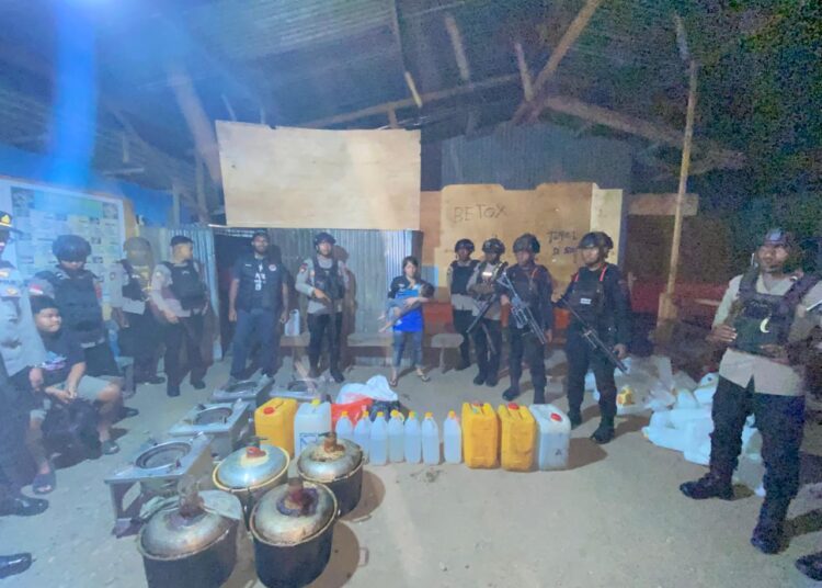 Patroli Siaga Regu 1 Amankan Penjual Miras Cap Tikus dan Alat Produksi di Wamena