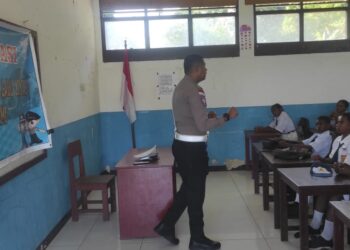 Wujudkan Generasi Sadar Lalu Lintas, Sat Lantas Polres Sarmi Sambangi SMPN 2 Sawar