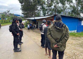 Polres Lanny Jaya Gelar Patroli Dialogis, Antisipasi Kerawanan Kamtibmas Terkait Pencairan Dana Kampung