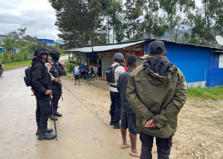 Polres Lanny Jaya Gelar Patroli Dialogis, Antisipasi Kerawanan Kamtibmas Terkait Pencairan Dana Kampung