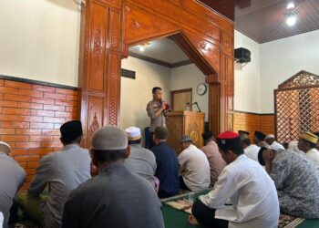 Polres Sarmi Ajak Warga Waspada dan Tetap Tenang Lewat Program Jum’at Religi