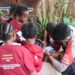 Subsatgas SI IPAR Operasi Rasaka Cartenz 2025 Ajak Anak-anak di Kampung Walani Belajar Sambil Bermain