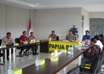 Polda Papua Barat Gelar Rapat Penjelasan Hasil Tim Pencarian Fakta Bersama Keluarga, Ombudsman Perwakilan Papua Barat dan Papua Barat Daya