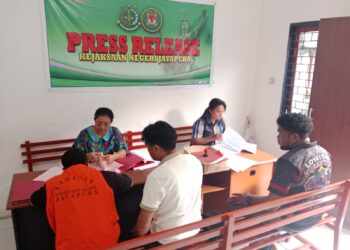 Unit Sat reskrim Polsek Sarmi Serahkan Tersangka Kasus Pencurian ke Kejaksaan Negeri Jayapura