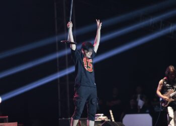 Pecah! GIGI dan Pesta Kembang Api Tutup Meriah Puncak HJKB