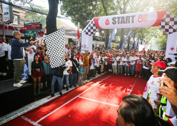 5.000 Relawan Kemanusiaan Semarakan Gerak Jalan Sehat PMI Kota Bandung