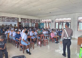 Sat Lantas Polres Sarmi Sambangi SMA Negeri 2 Bonggo, Tanamkan Kesadaran Tertib Berlalu Lintas