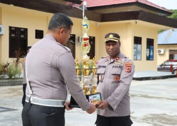 Gemilang di Hari Sumpah Pemuda, Tim Voli Polres Sarmi Raih Juara Umum