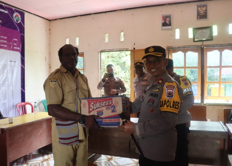 Jaga Stabilitas Keamanan Jelang Pemilihan Kepala Kampung, Kapolres Mappi Sambangi Dua Kampung di Distrik Obaa