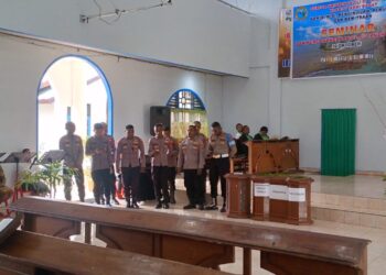 Vocal Group Bhayangkara Warnai Ibadah Minggu Religi Polres Sarmi