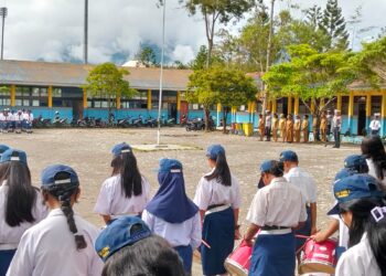 Sat Lantas Polres Jayawijaya Laksanakan Program “Polantas Menyapa” di SMP Negeri 2 Wamena