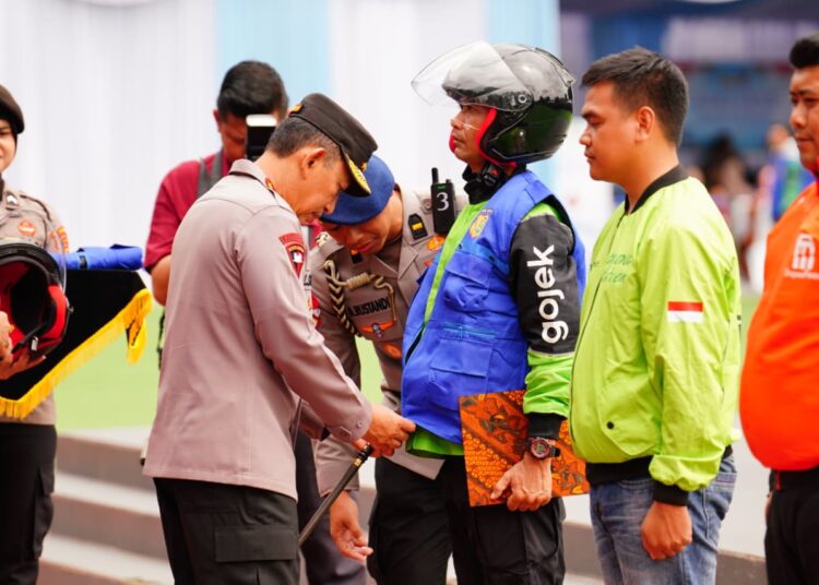 Kapolri Pimpin Apel Ojol Kamtibmas di Jabar: Bersatu Padu Jaga Keamanan