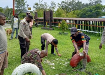 Polsek Kurulu Laksanakan Panen Ikan dalam Program 1 Pangan Bergizi