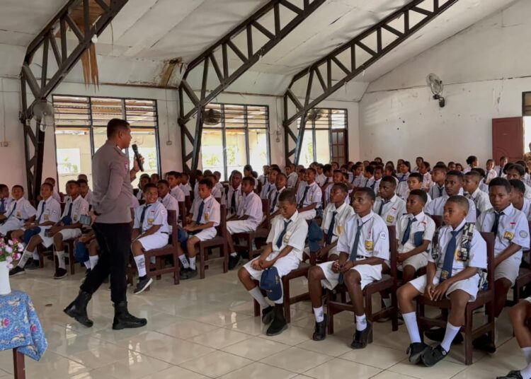 Pembinaan Keselamatan Berlalu Lintas di Kalangan Pelajar oleh Satlantas Polres Sarmi