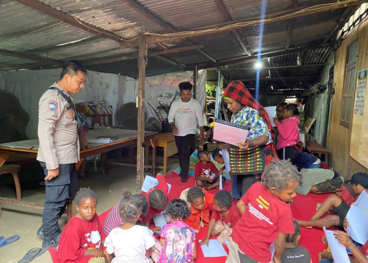 Operasi Rasaka Cartenz 2025 Subsatgas SI IPAR Polres Jayawijaya Gelar Kegiatan Edukasi dan Sosialisasi di Kampung Walani